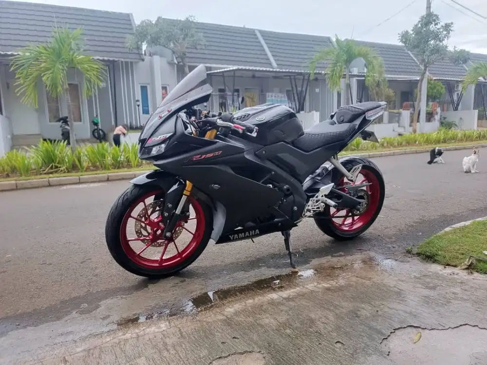 R15 V3 low km seperti baru
