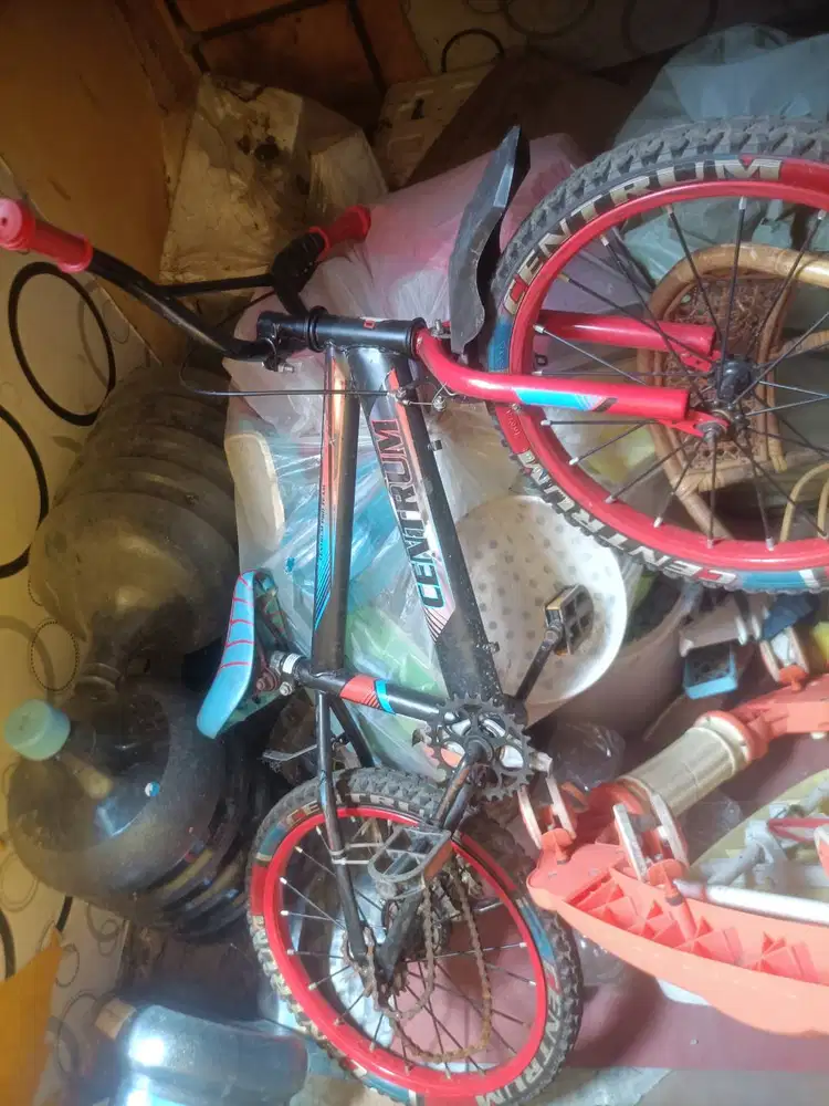 Di jual sepeda merk centrum 16 inci baru pake 1thn