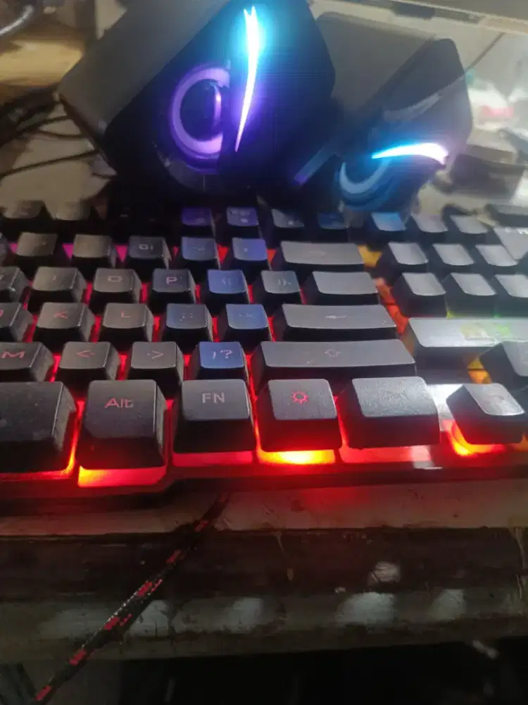 Spiker dan keyboard kabel