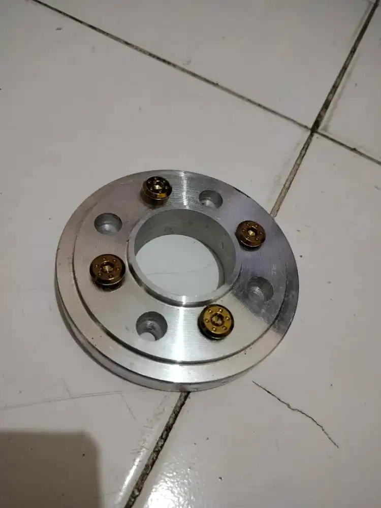 Adaptor untuk cakram belakang