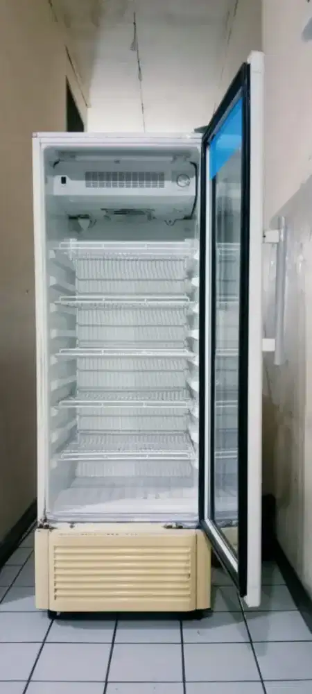 Dijual Showcase Polytron no frost nominus siap pakai 5rak lengkap