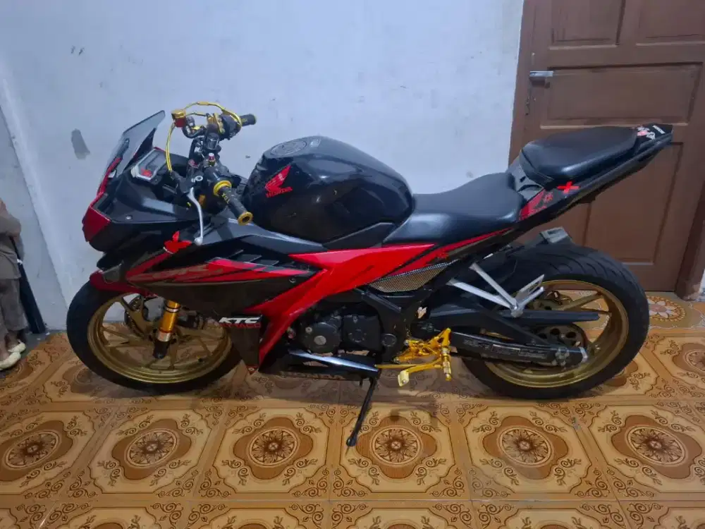 Honda CBR 150R 2018