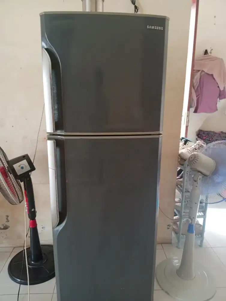 kulkas 2 pintu no frost