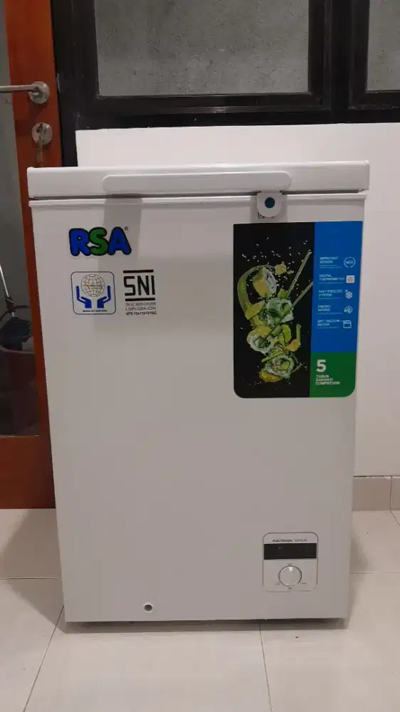 Freezer merek RSA