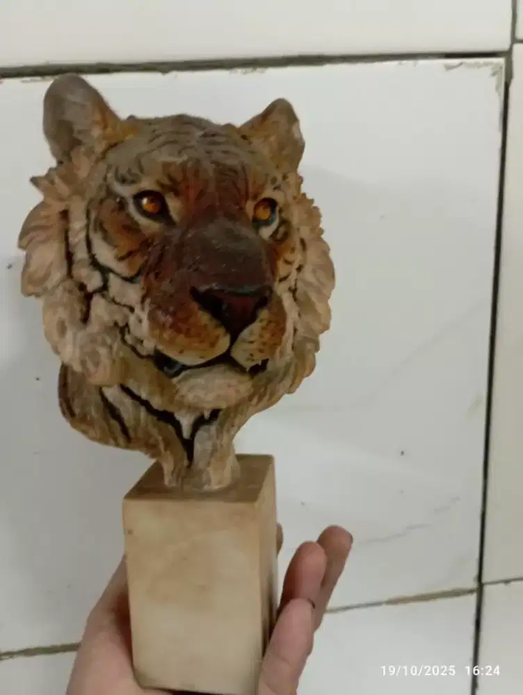 Koleksi antik keramik mulus