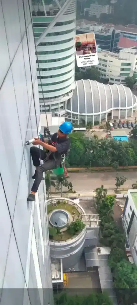 Bersih kaca gedung