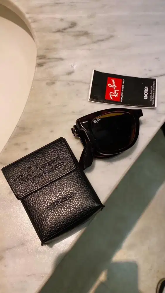 Rayban Folding Wayfarer RB4105 Sunglasses
