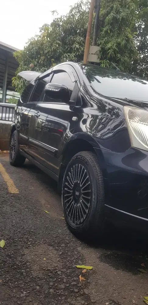 Nissan Grand livina 2010 Bensin