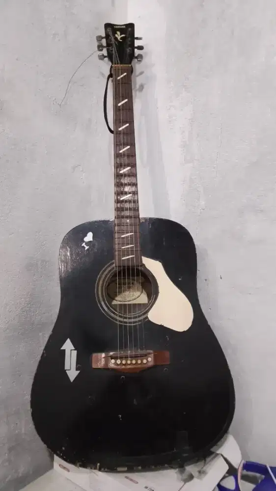 Gitar merk yamaha