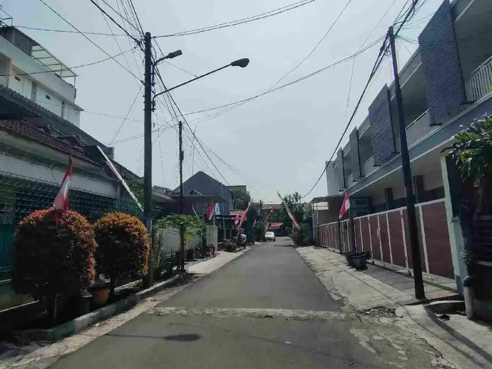 Rumah Bunga Cengkeh 50Mter Dari Boulevard Suhat