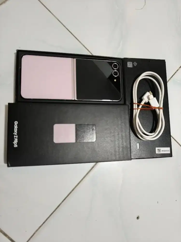 Samsung Z flip 5 5g 8/512 mulus like new , fullset ory , segel