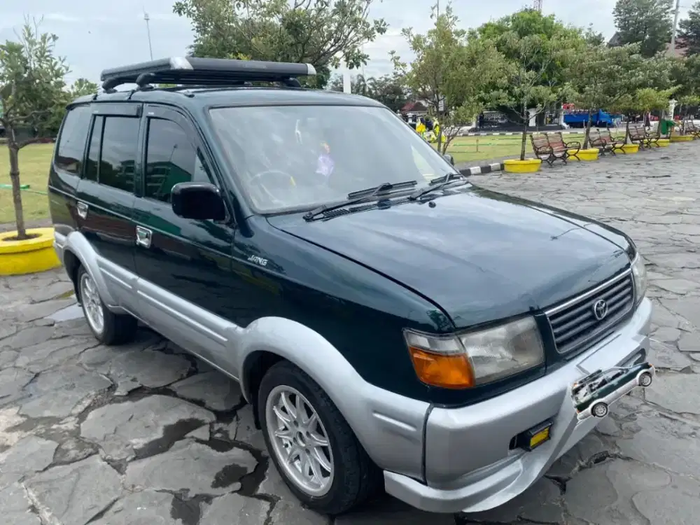 Toyota kijang kapsul