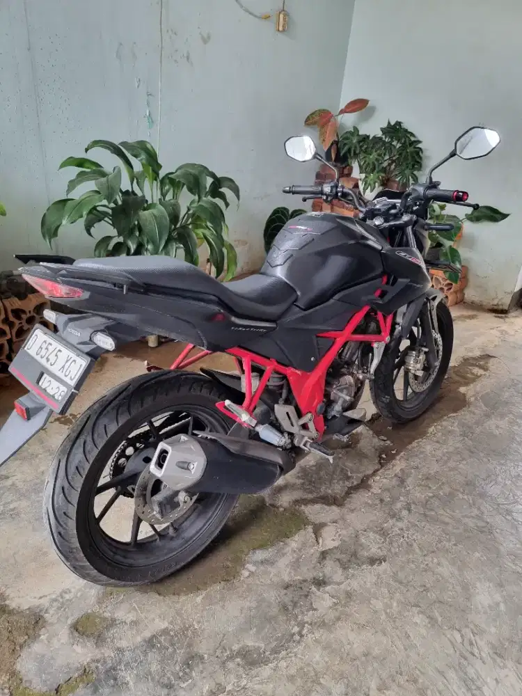 Honda CB 150R Tahun 2016, KM rendah