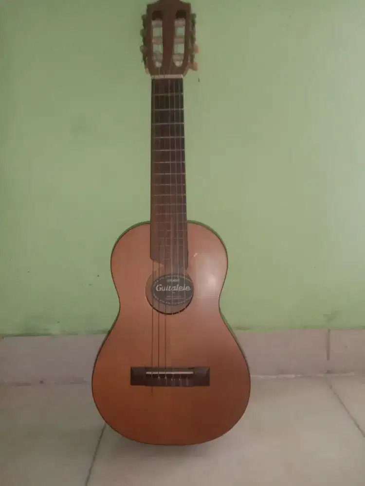 Gitar Akustik Kecil - Guitarlele