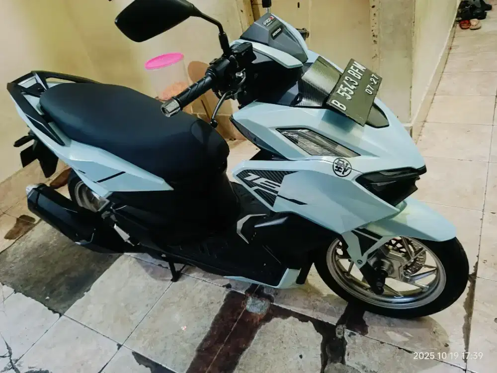 VARIO 160CC SS LENGKAP AMPE BUKU SERVICE DAN LOW KM JARANG PAKE