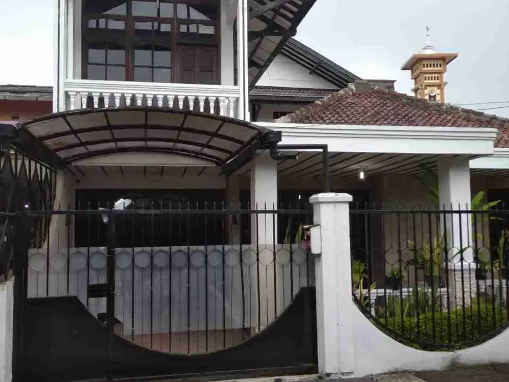 rumah terawat di Cikutra pahlawan dekat Gasibu