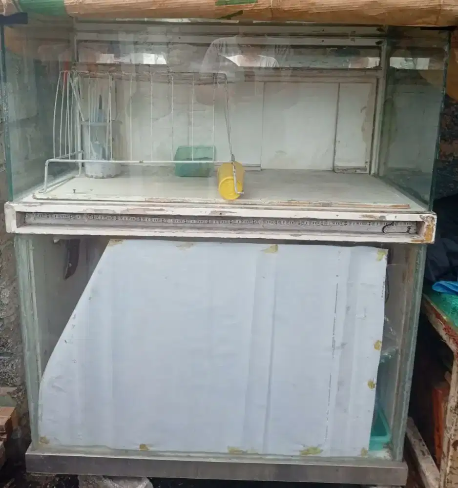 Dijual etalase kaca bekas counter/dagang