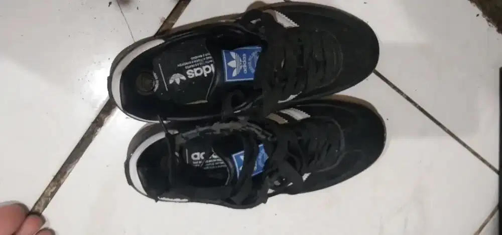 Sepatu Adidas ori