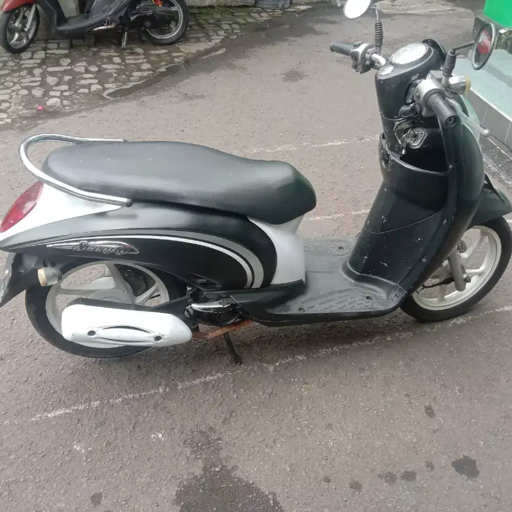 Honda Scoopy carbu 2011