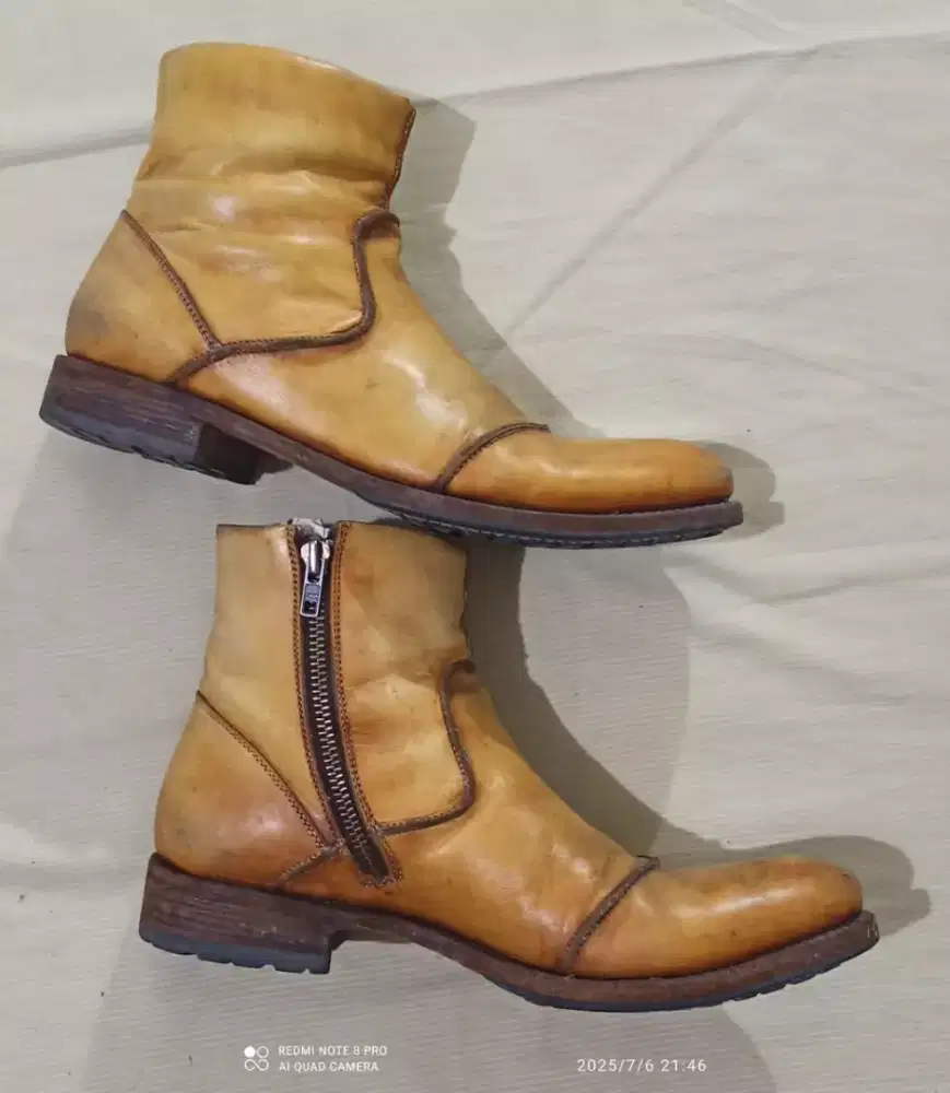Sepatu boot kulit asli