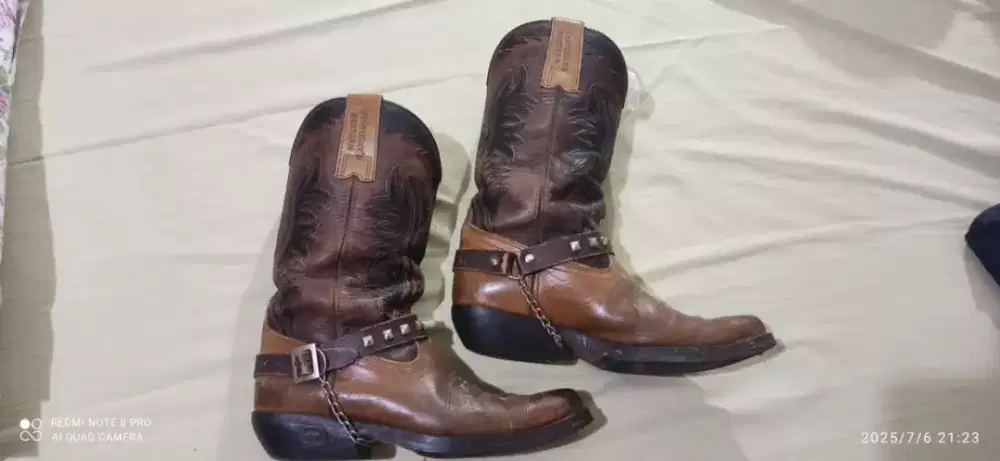 Sepatu boots kulit rantai import murah