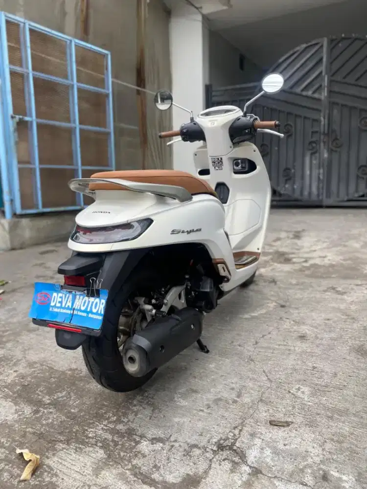 Stylo th 2025 putih ABS Deva motor