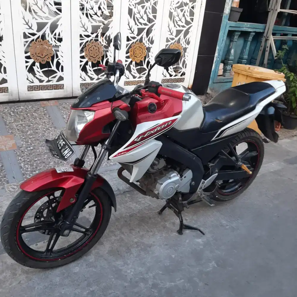 Yamaha Vixion KS 2013 ss lngkap mesin bagus plat Bekasi Kota,stater On