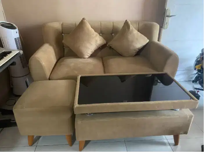 Paket Sofa 2 set, Stool kotak dan meja kondisi istimewa