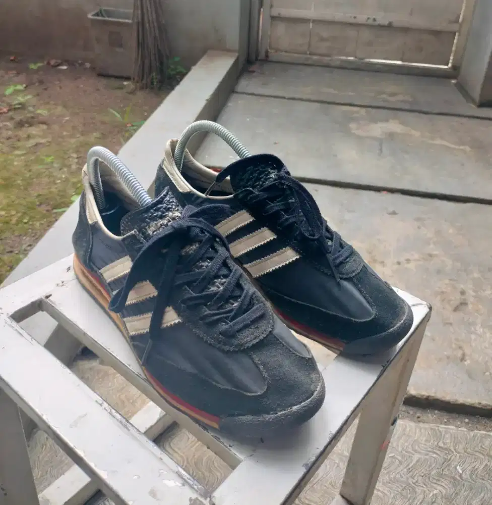 Sepatu Adidas SL 72