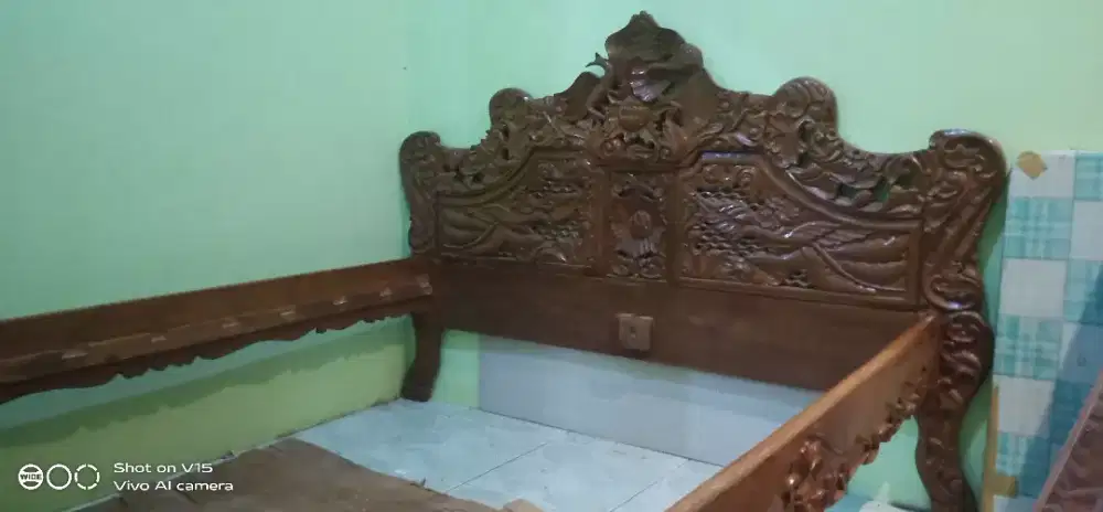 Ranjang kayu jati