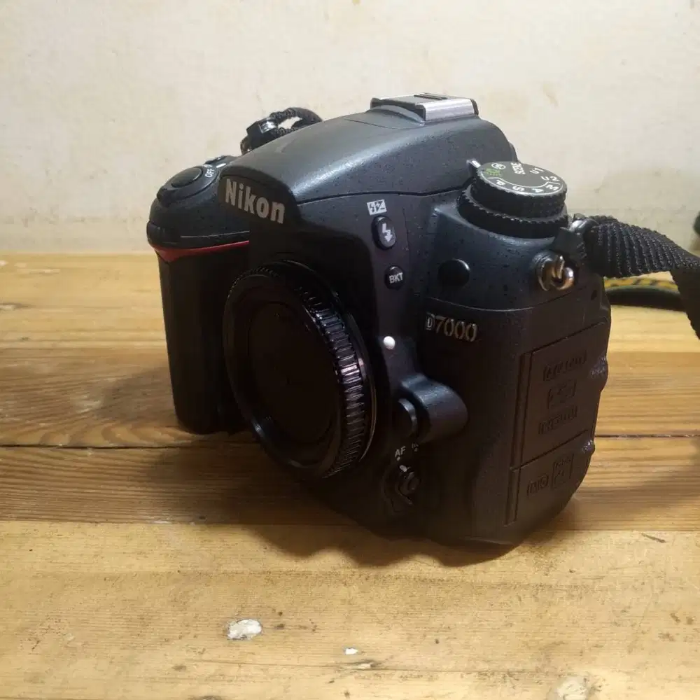 Kamera DSLR Nikon D7000 Semipro Body Only