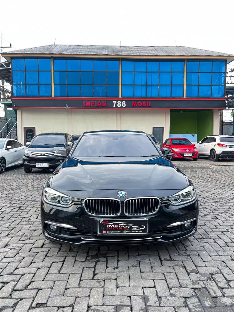 BMW 320i Luxury LCI A/T Hitam 2018 civic c200 glc 250 cx30 cx 8 e250
