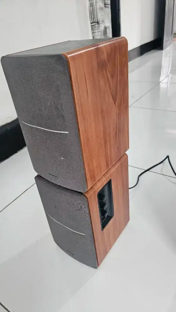 Speaker ediffier