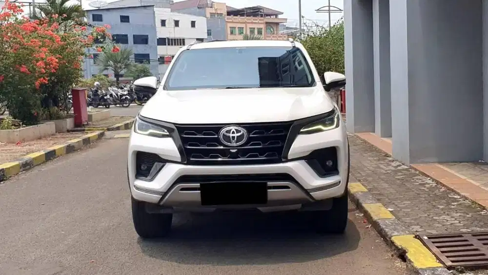 Toyota Fortuner Vrz Tetradtive 4x4 FL 2020 Putih low km