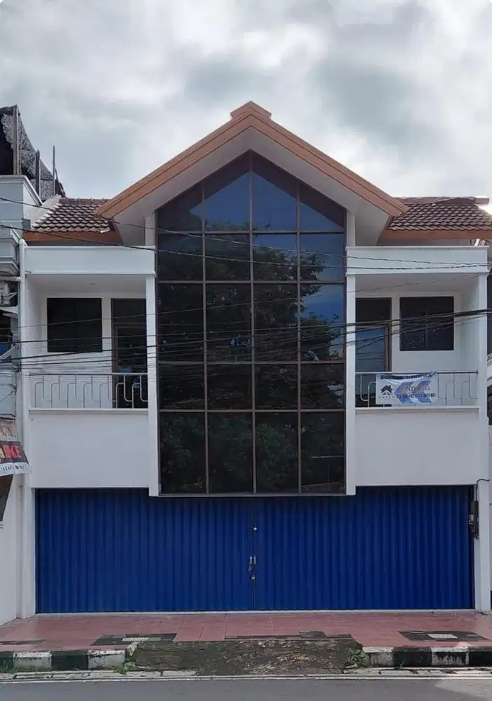 Disewakan Ruko 3 lantai untuk usaha