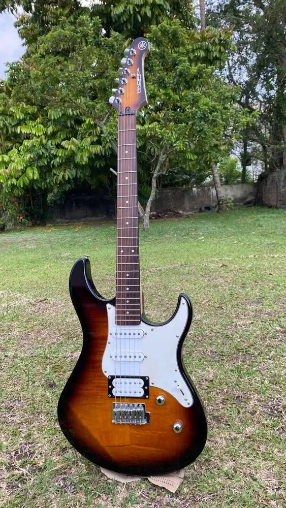 Jual Santai Gitar Elektrik Yamaha Pacifica 212VFM – Kondisi Mulus 98%