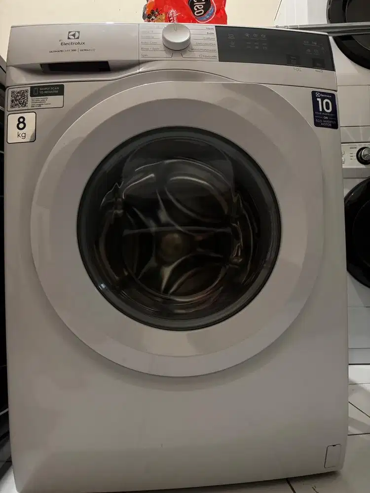 Mesin cuci bukaan depan Electrolux