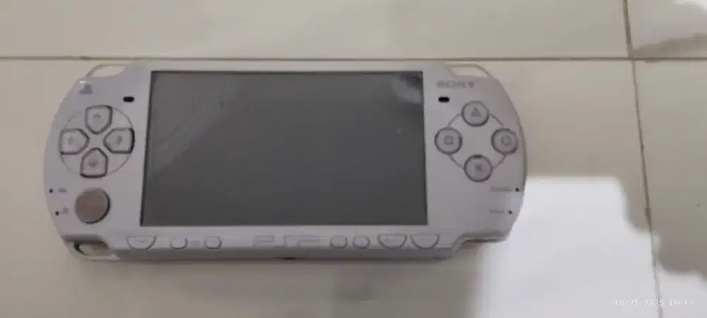 Di Jual Sony PSP type 2000