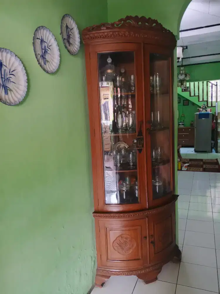 Dijual Lemari Pajangan Kayu Jati