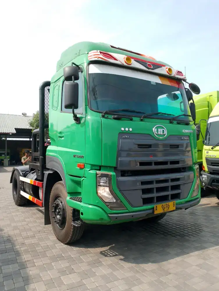 HEAD TRAILER ENGKEL 4x2
NISSAN UD. QUESTER GKE-280
TAHUN 2018