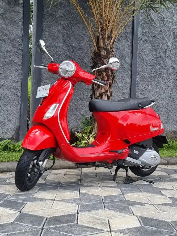 Vespa LX 125 IGet thn 2023 Merah Meralic Plat L Odo 1rb Koko Motor