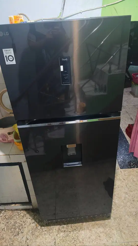 Jual lemari es LG 2pintu outometic ice maker smart inverter