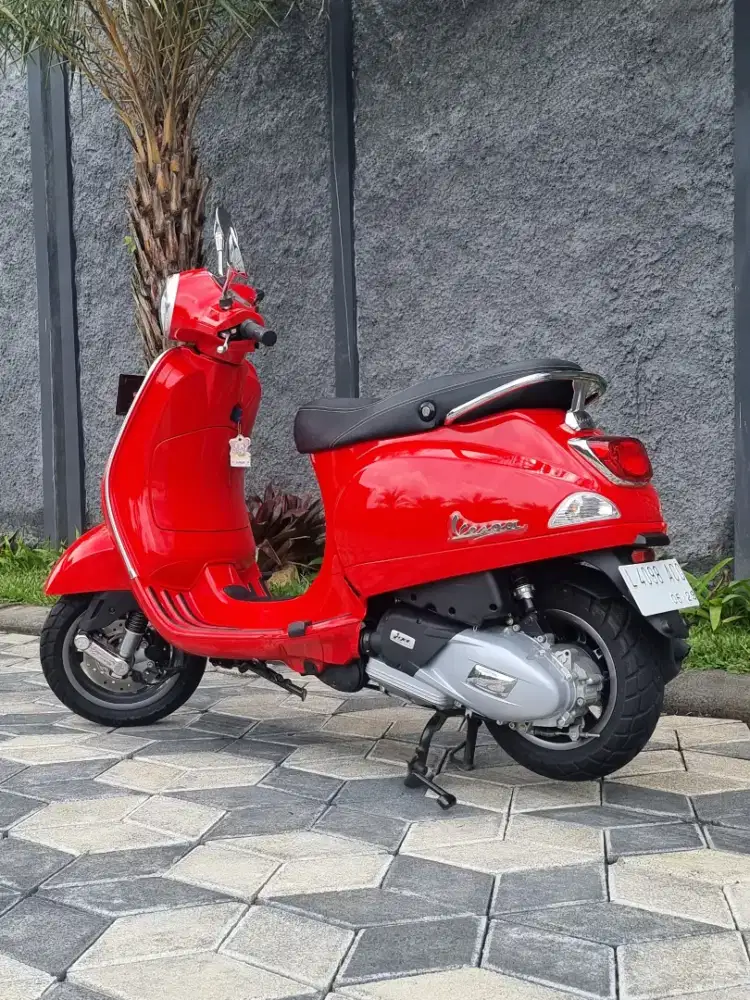 Vespa LX 125 IGet thn 2023 Merah Meralic Plat L Odo 1rb Koko Motor