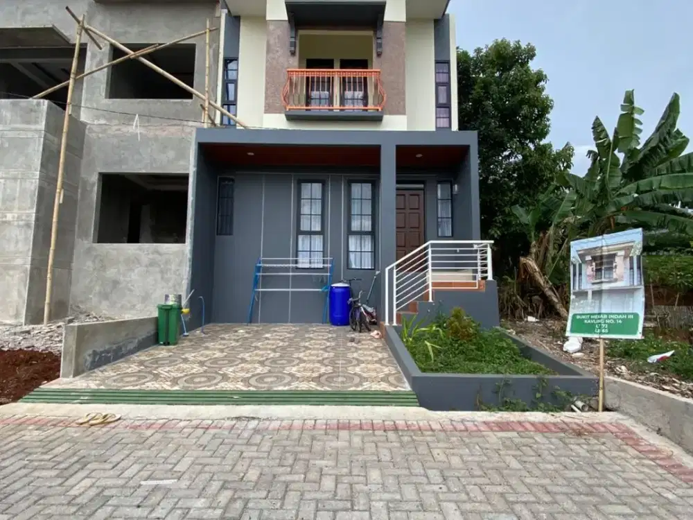 Rumah 2 Lantai 3 kamaar tidur 2 kamar mandi Lokasi strategis bebas banjir