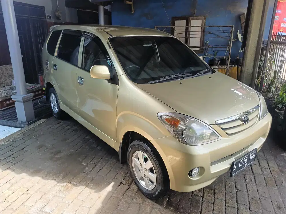 Toyota Avanza 2004 Bensin