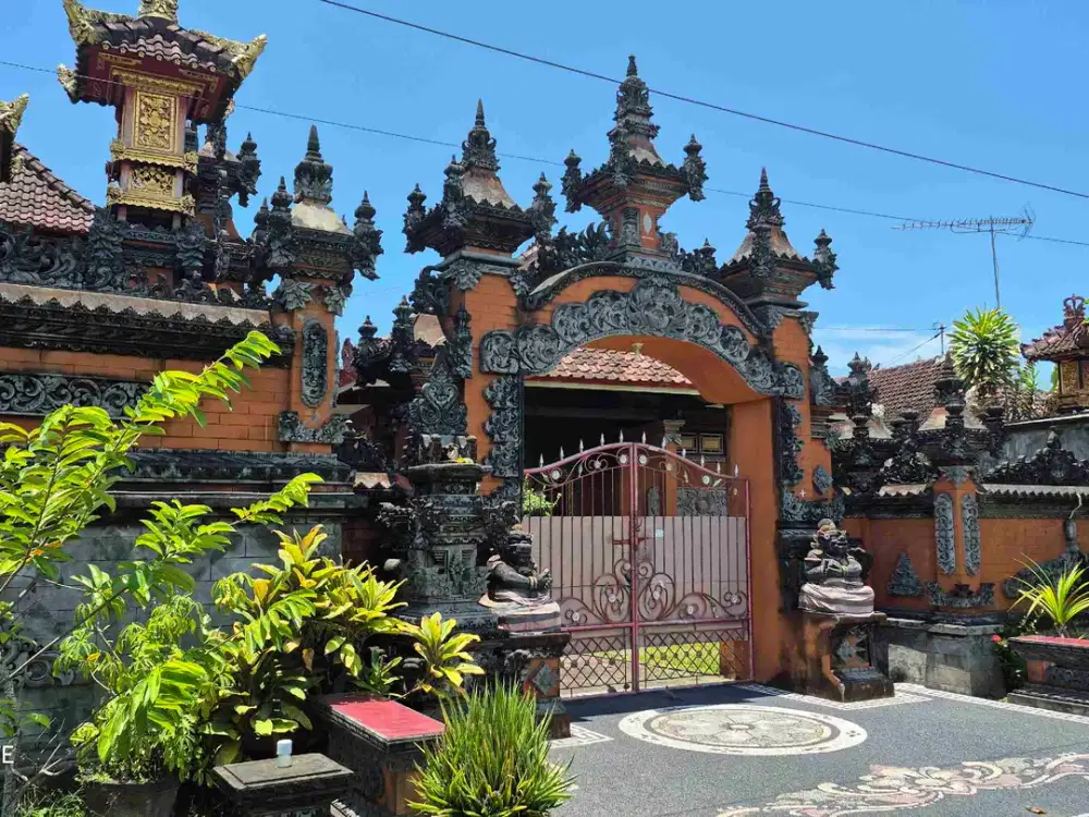 RUMAH STRATEGIS STYLE BALI DI LC DAUH WARU JEMBRANA BALI
