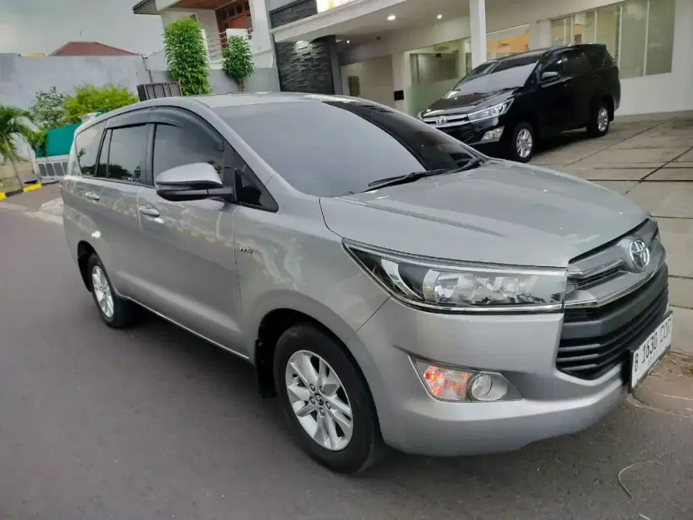 dijual innova 2017 at