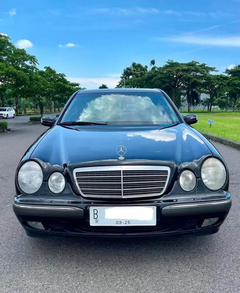 Mercedes Benz W210 E240 Elegance CBU