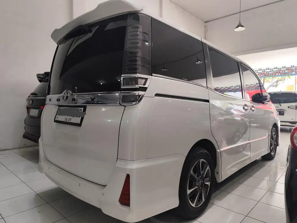 Toyota Voxy 2.0 matic tahun 2018 KM 50rban TDP 25 jt