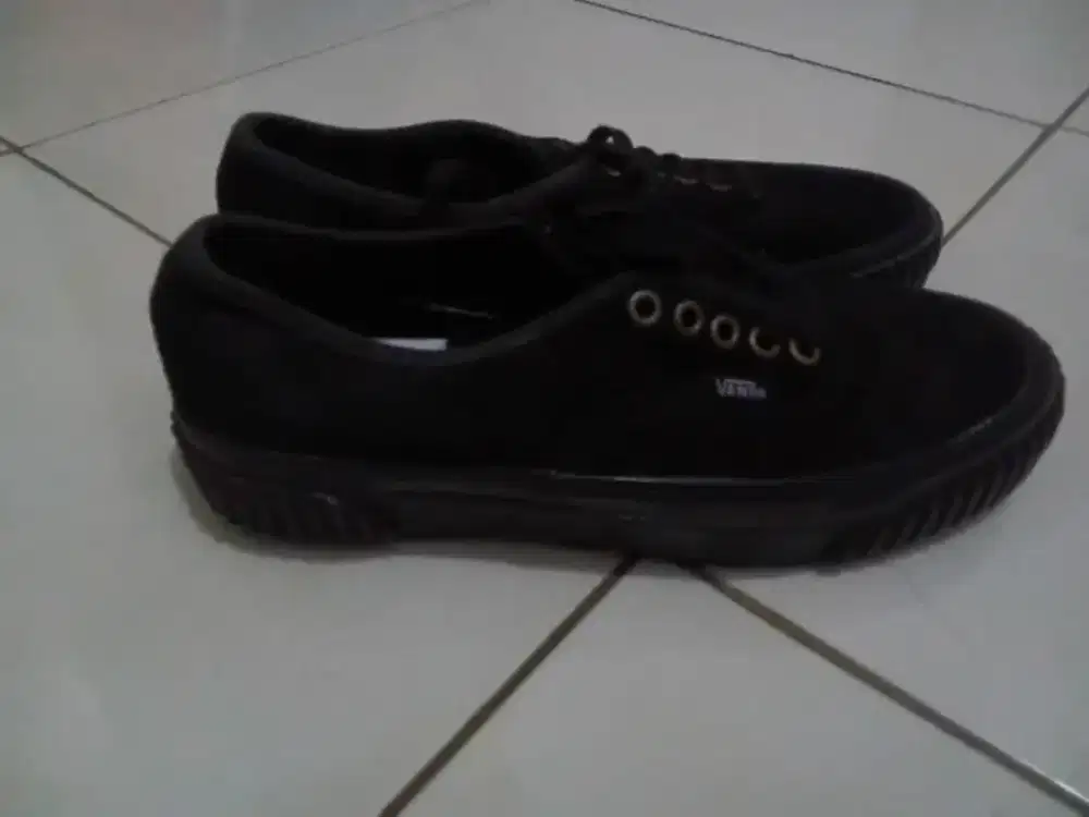 Sepatu Vans full black original baru